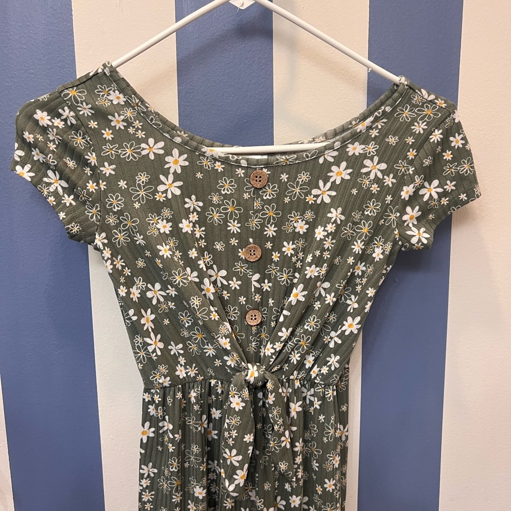 Jenna & Jessie - Girls 7/8 - Sage Green Floral Midi Jumper with Tie